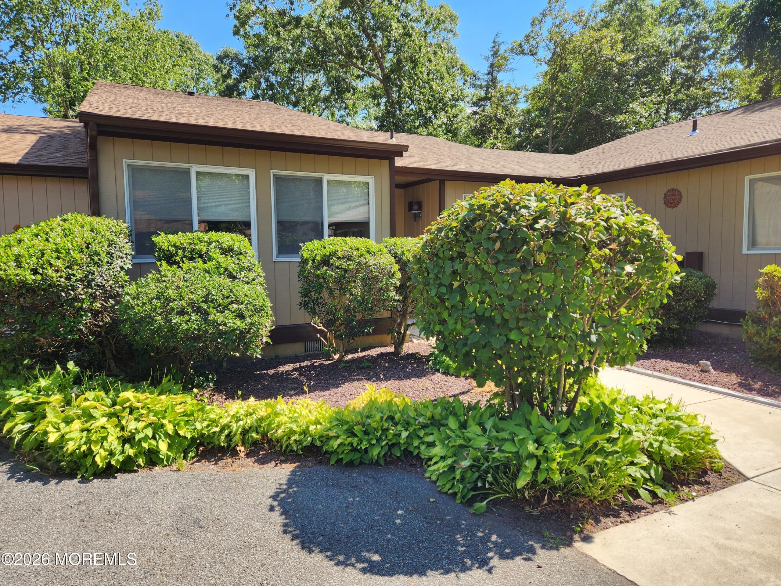 126 E Holly Lane 303 Image 2