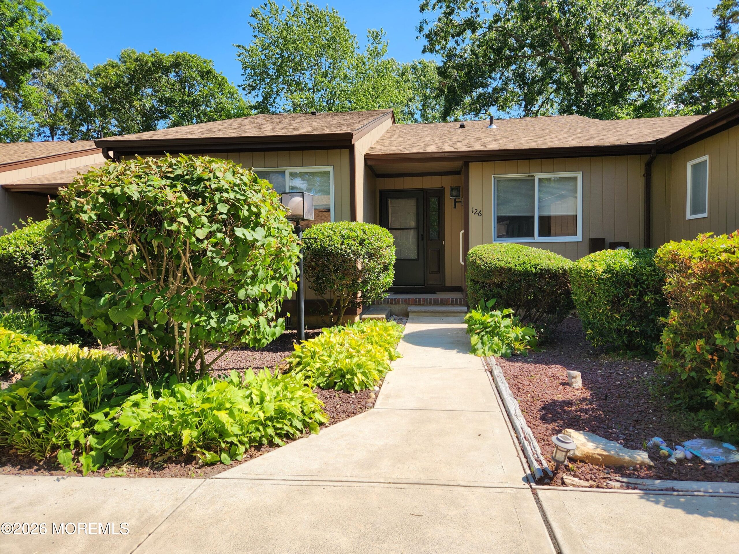 126 E Holly Lane 303 Image 1