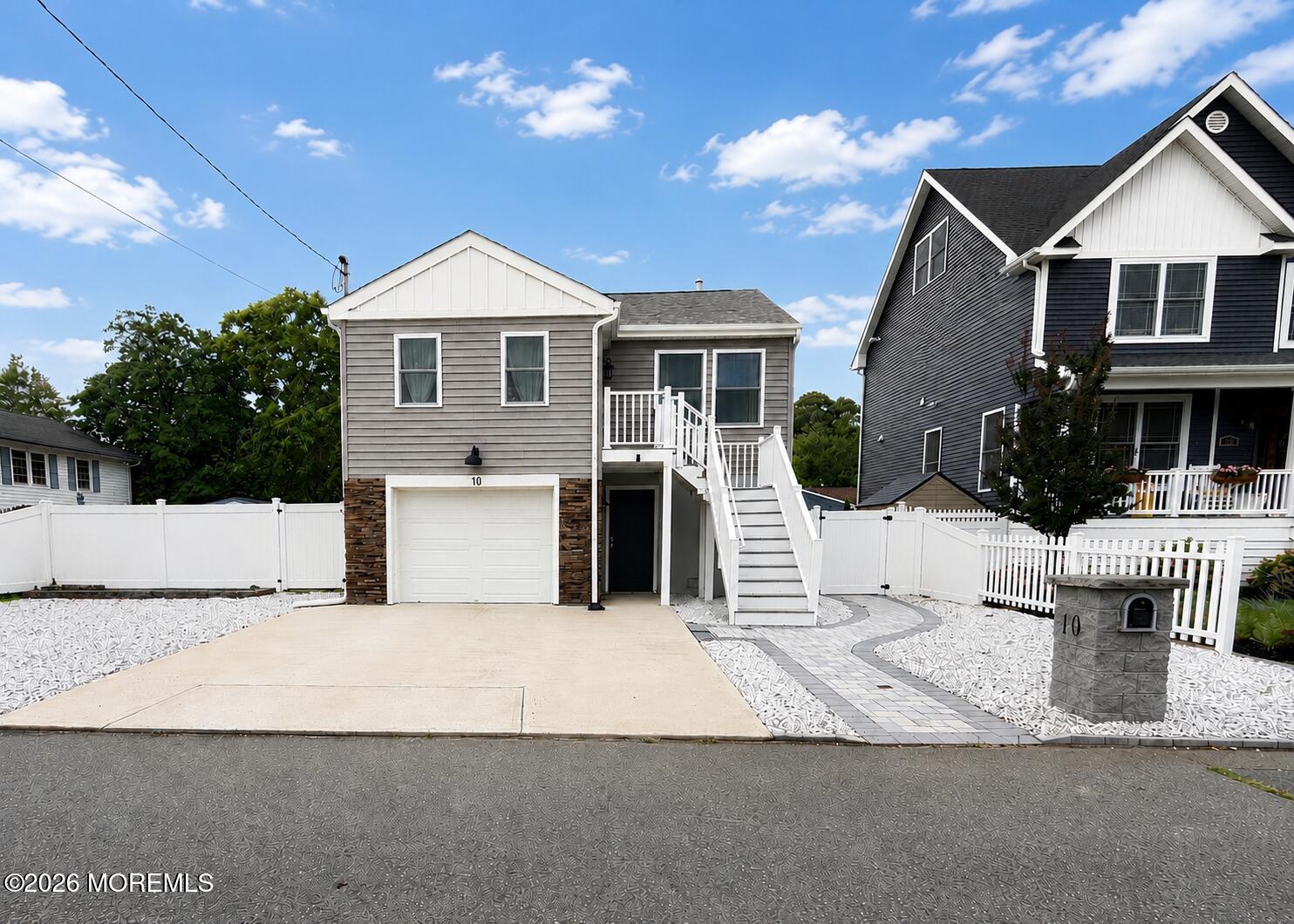 10 Pine Tree Road Image 1