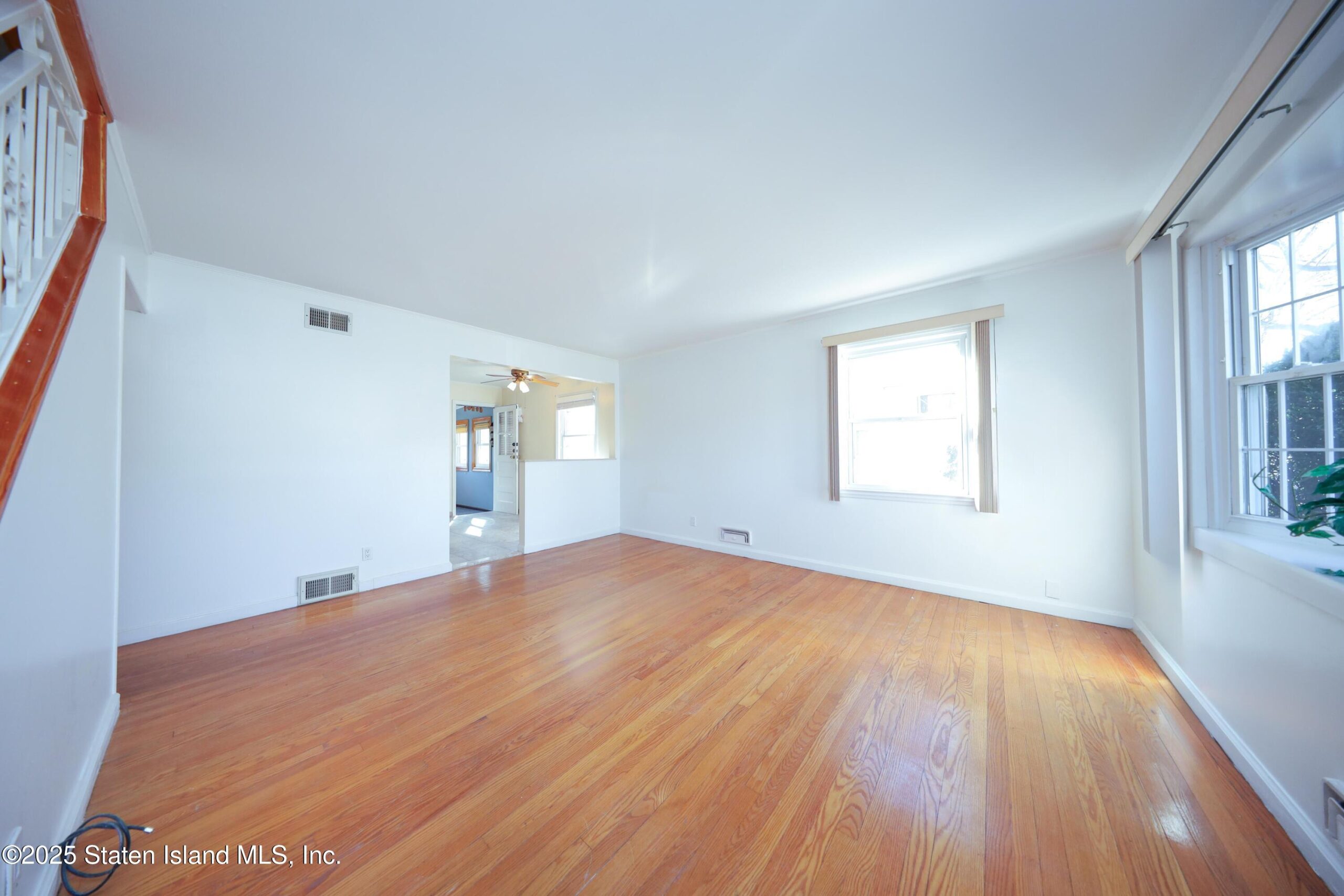 100 Sterling Avenue Image 4