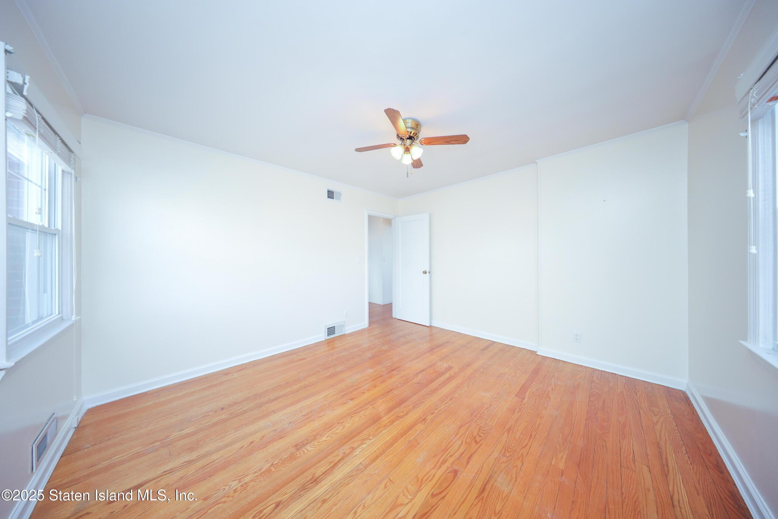 100 Sterling Avenue Image 5