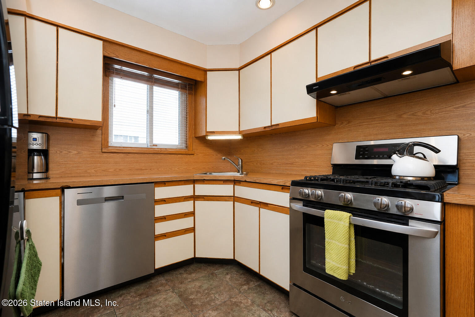 31 Maybury Court, Staten Island, NY, 10306 image 12