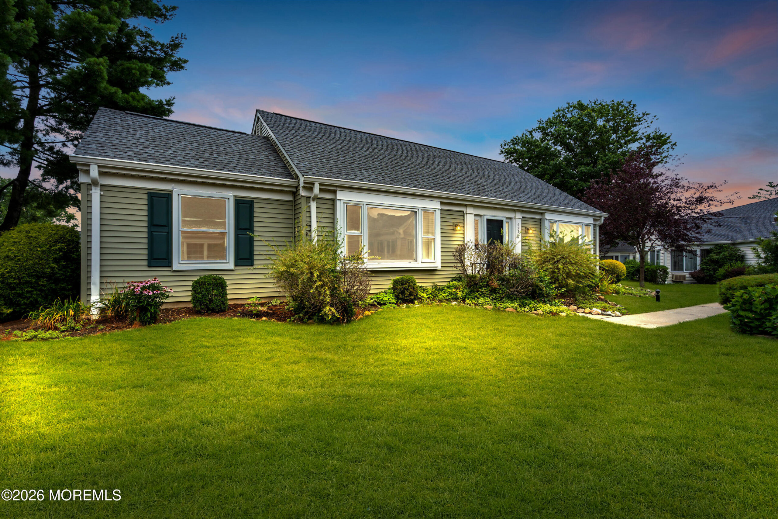 452 Roxbury Lane A Image 1