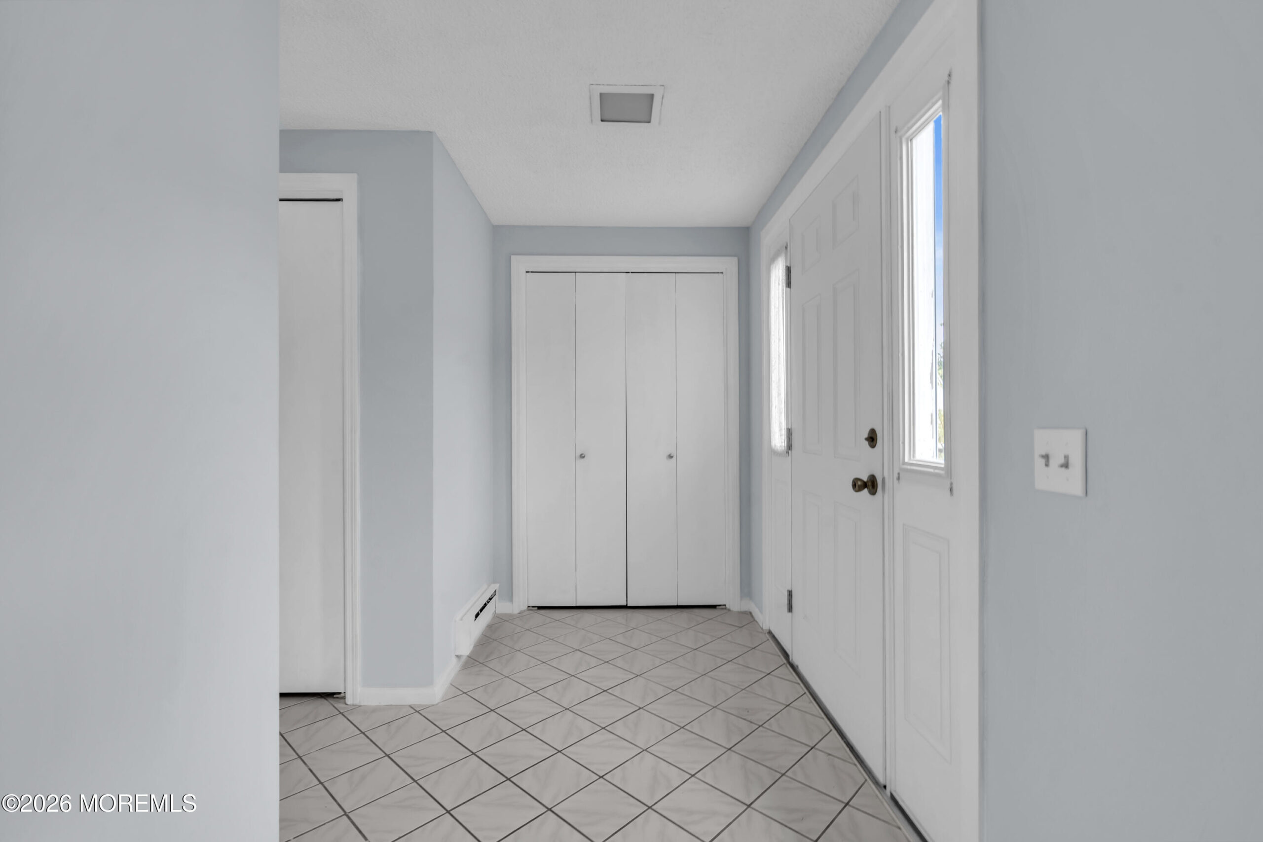 452 Roxbury Lane A Image 4