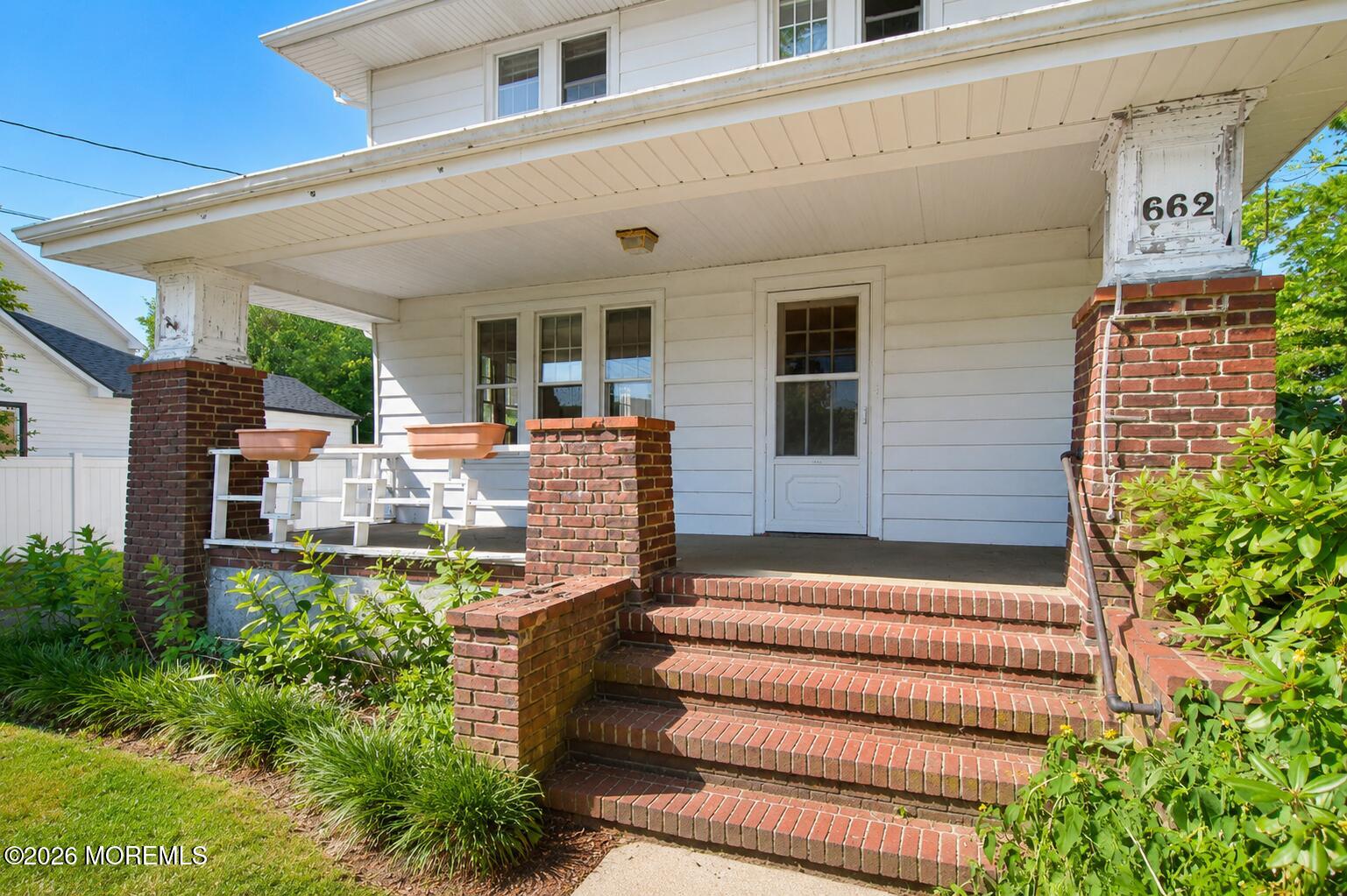 662 Campbell Avenue Image 5