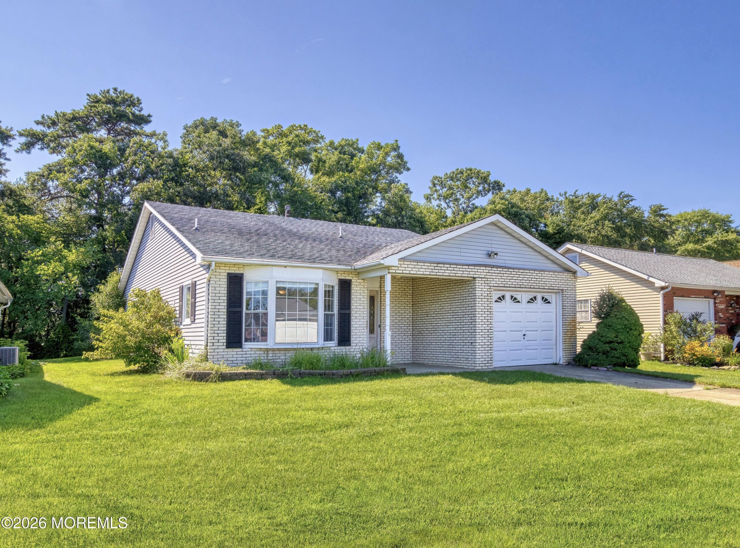 25 Rainier Drive Image 2