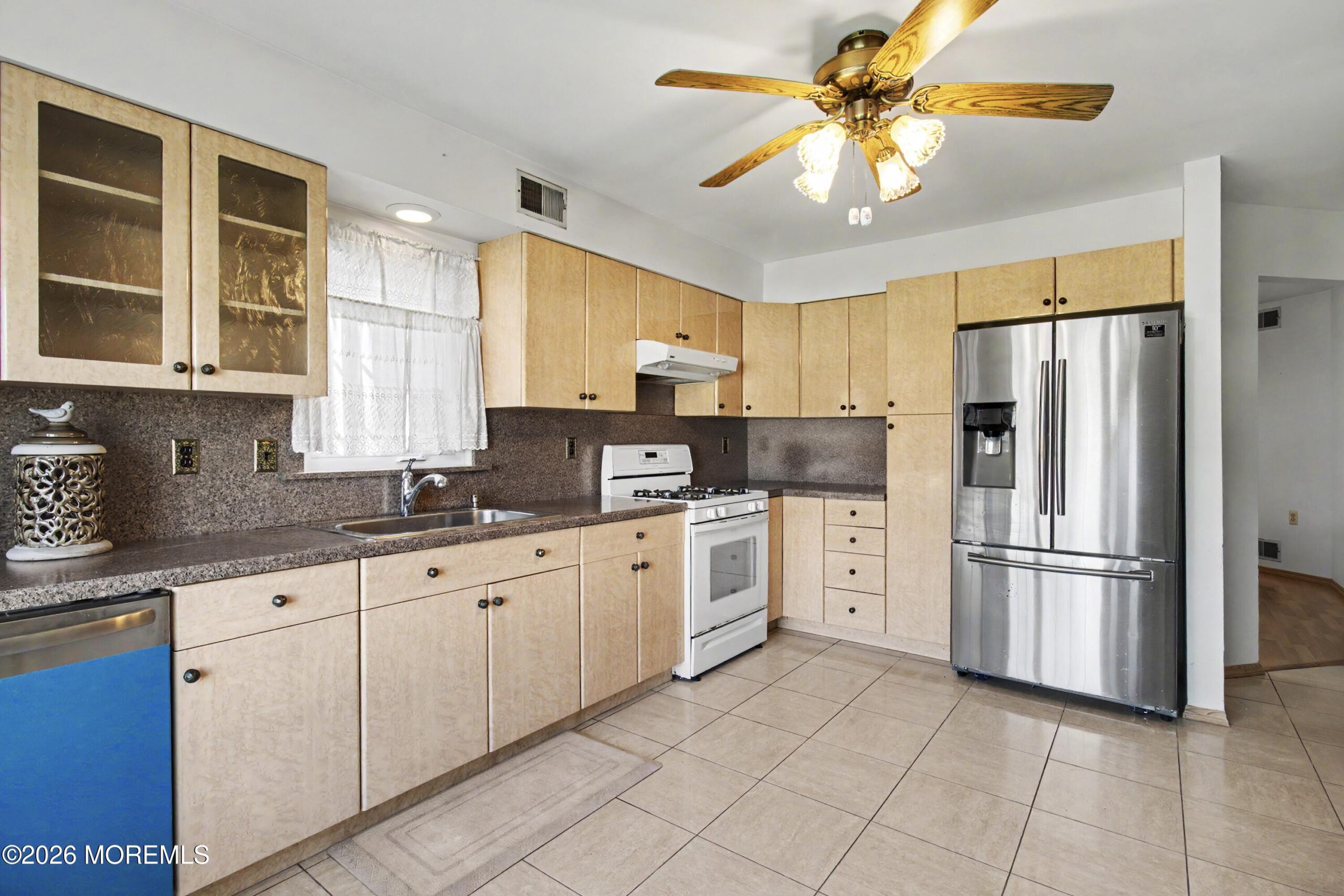25 Rainier Drive Image 4