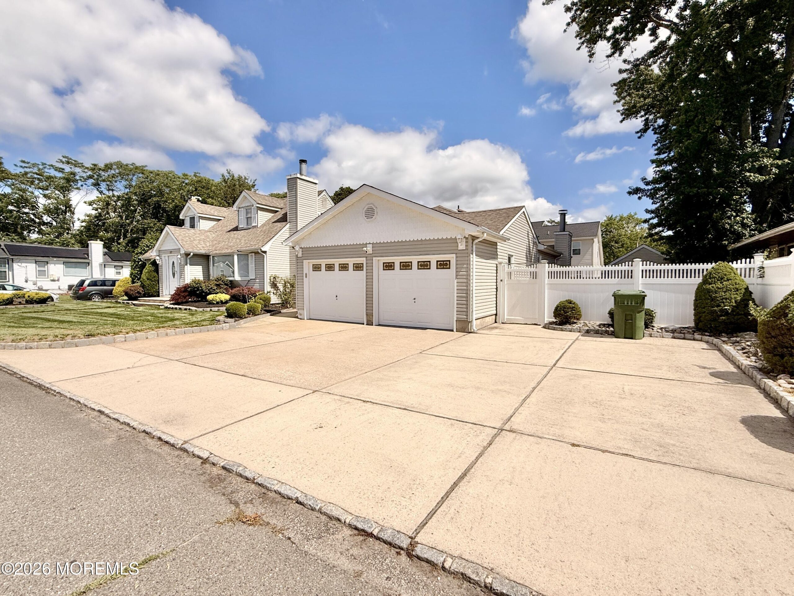 27 3rd Avenue Image 4