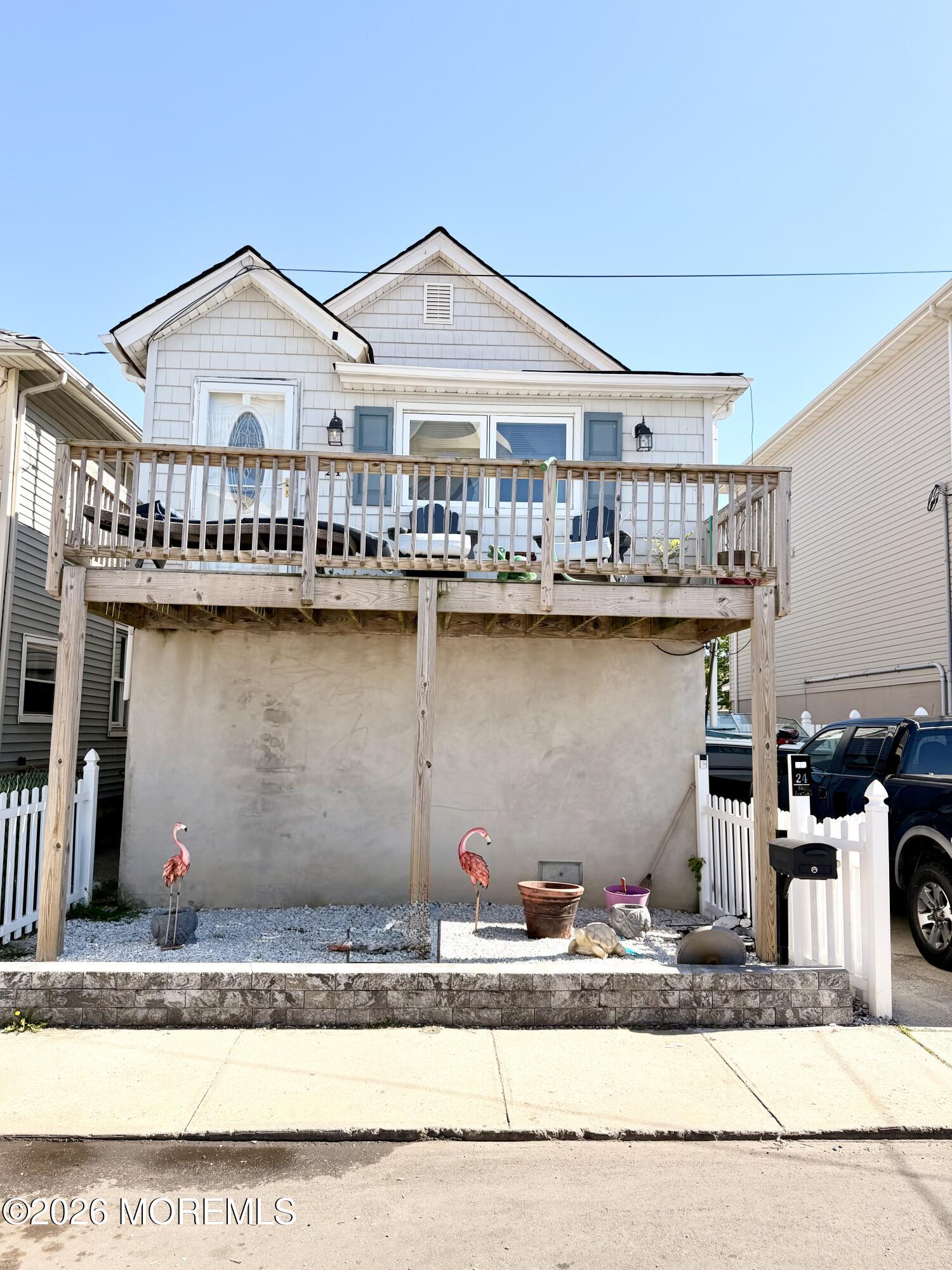 24 Bay Avenue Image 2