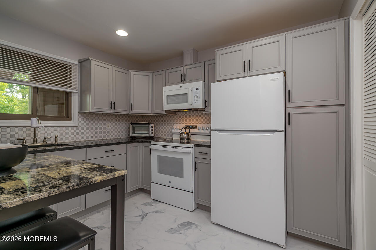48 Ellsworth Court Image 4