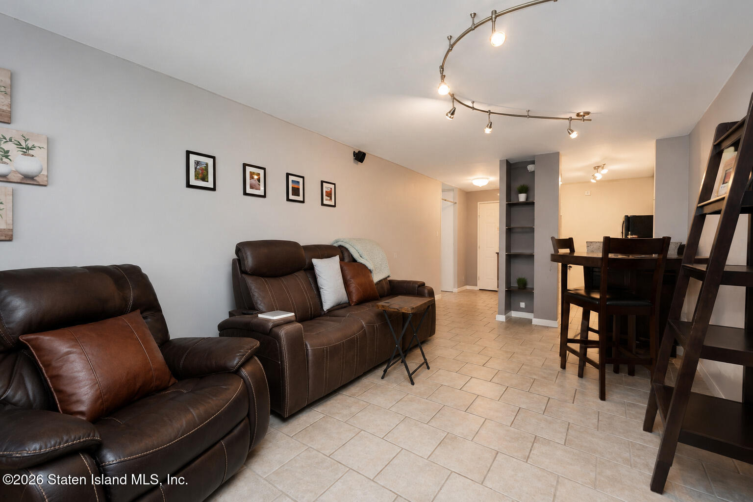 1000 Clove Road 9p Image 5