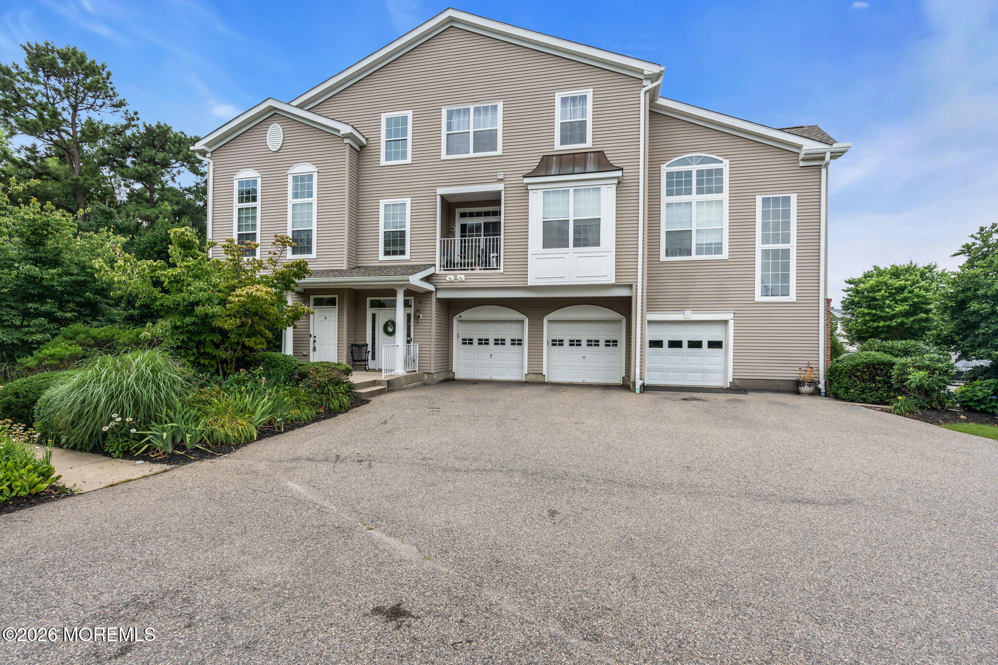 41 Bryce Lane 1401 Image 3