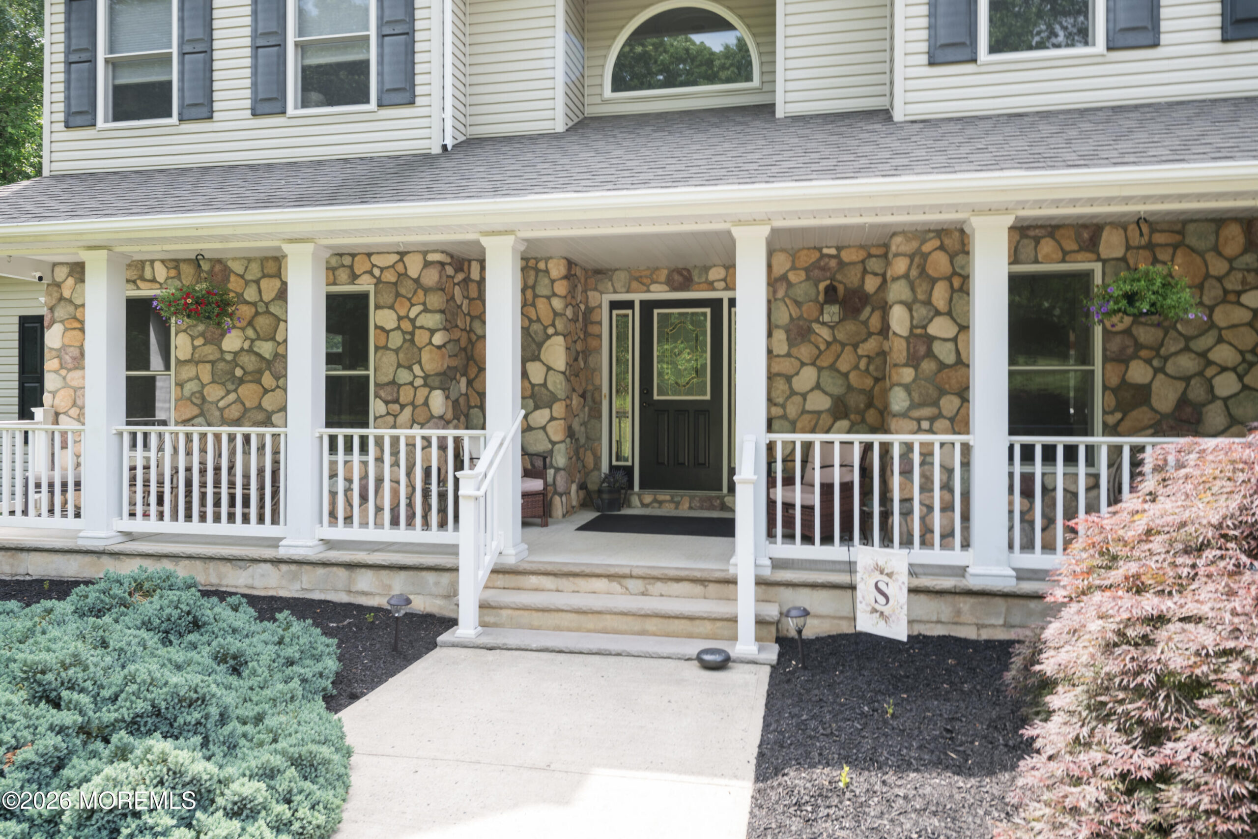 9 Rues Road Image 4