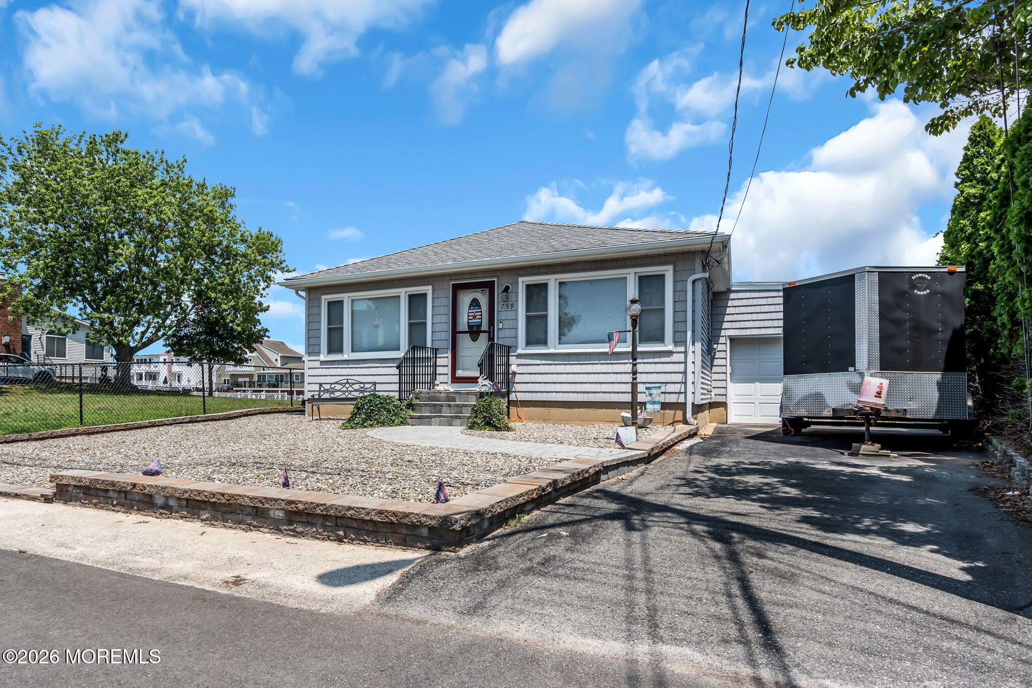 759 Francis Drive Image 4