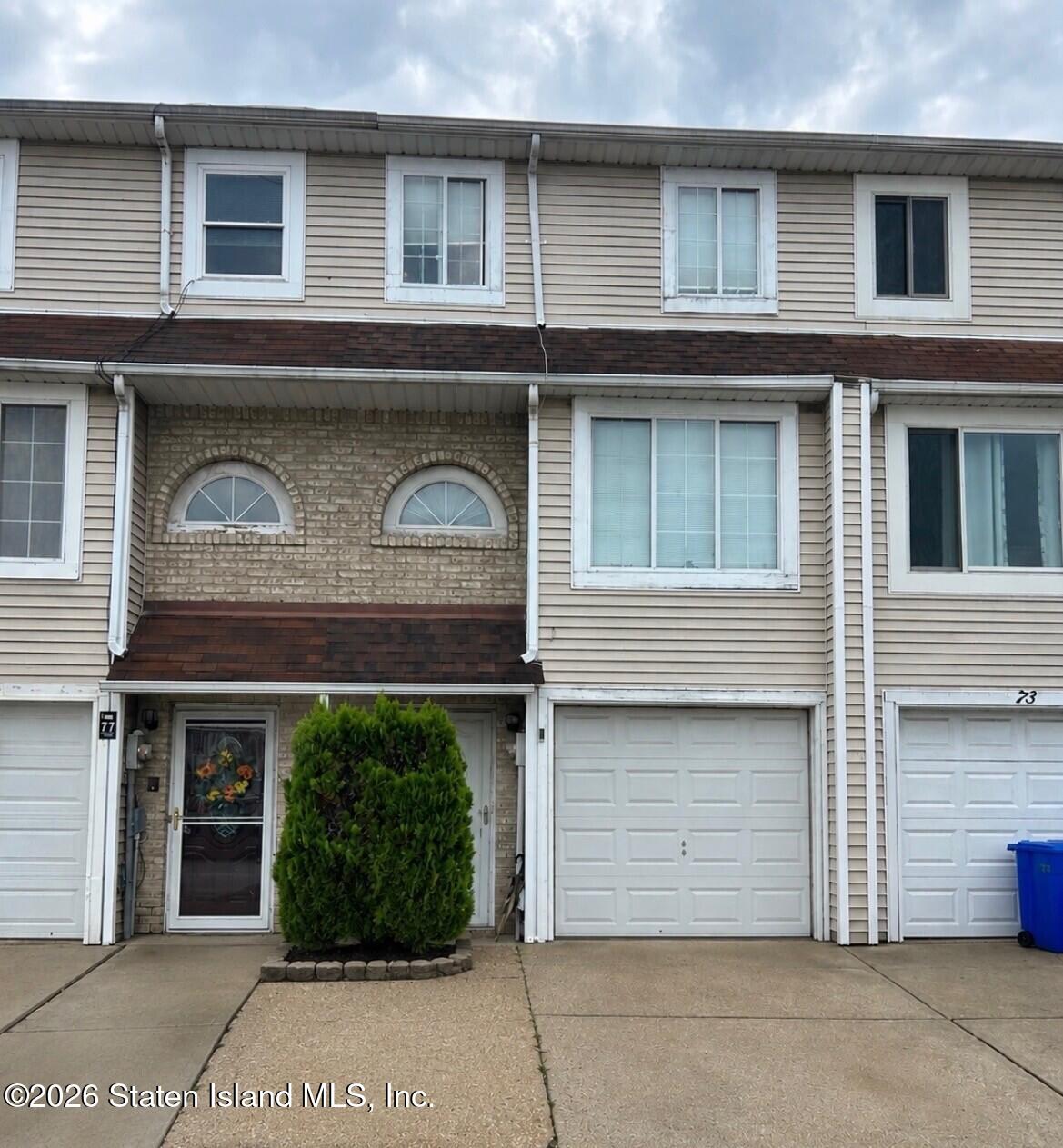75 Francesca Lane, Staten Island, NY, 10303