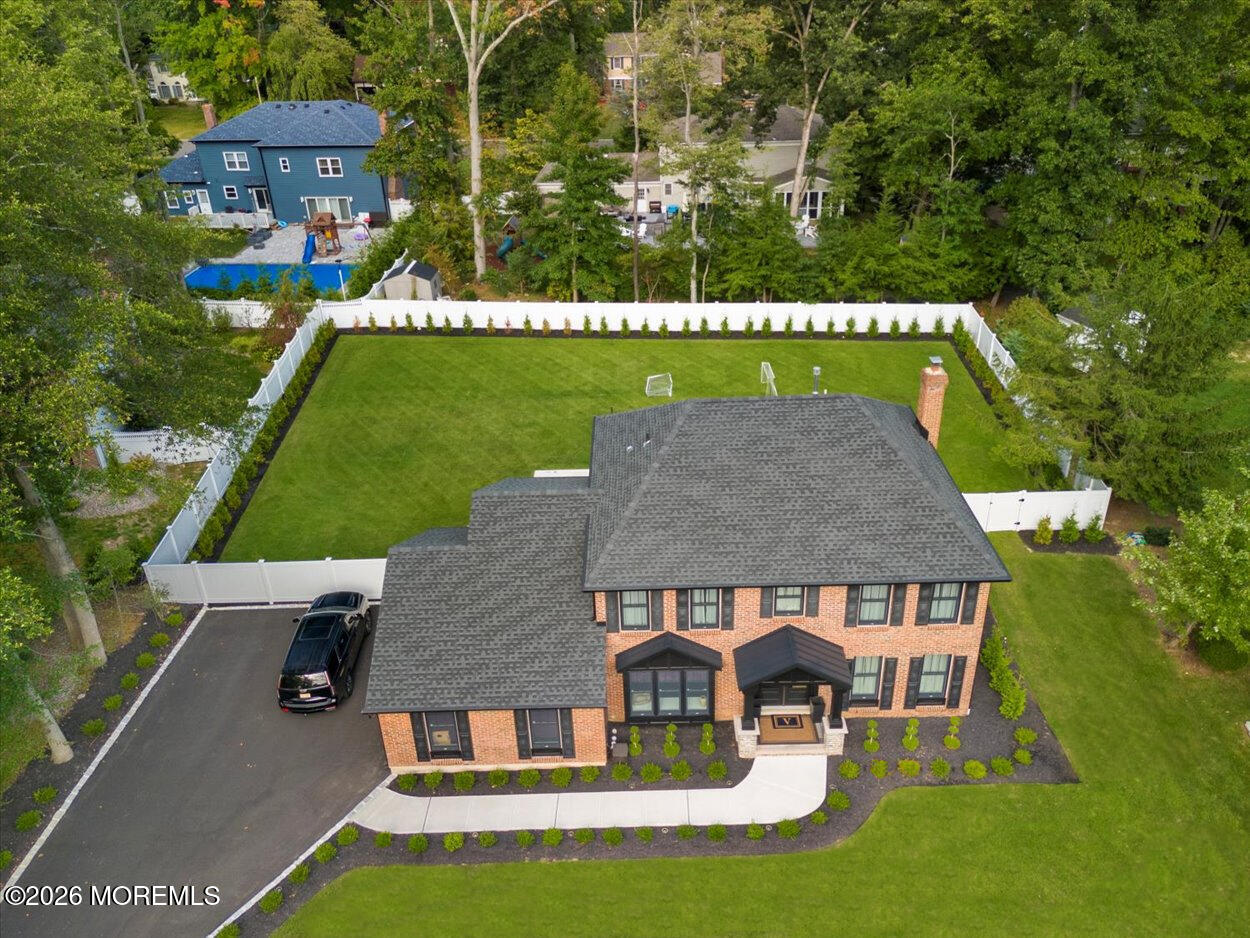 9 Wood Lake Court Image 4
