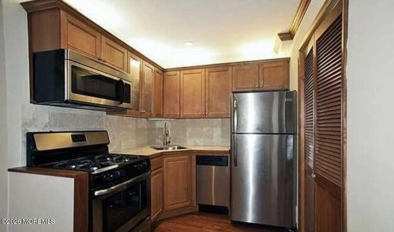 68 5th Street 7 Image 5