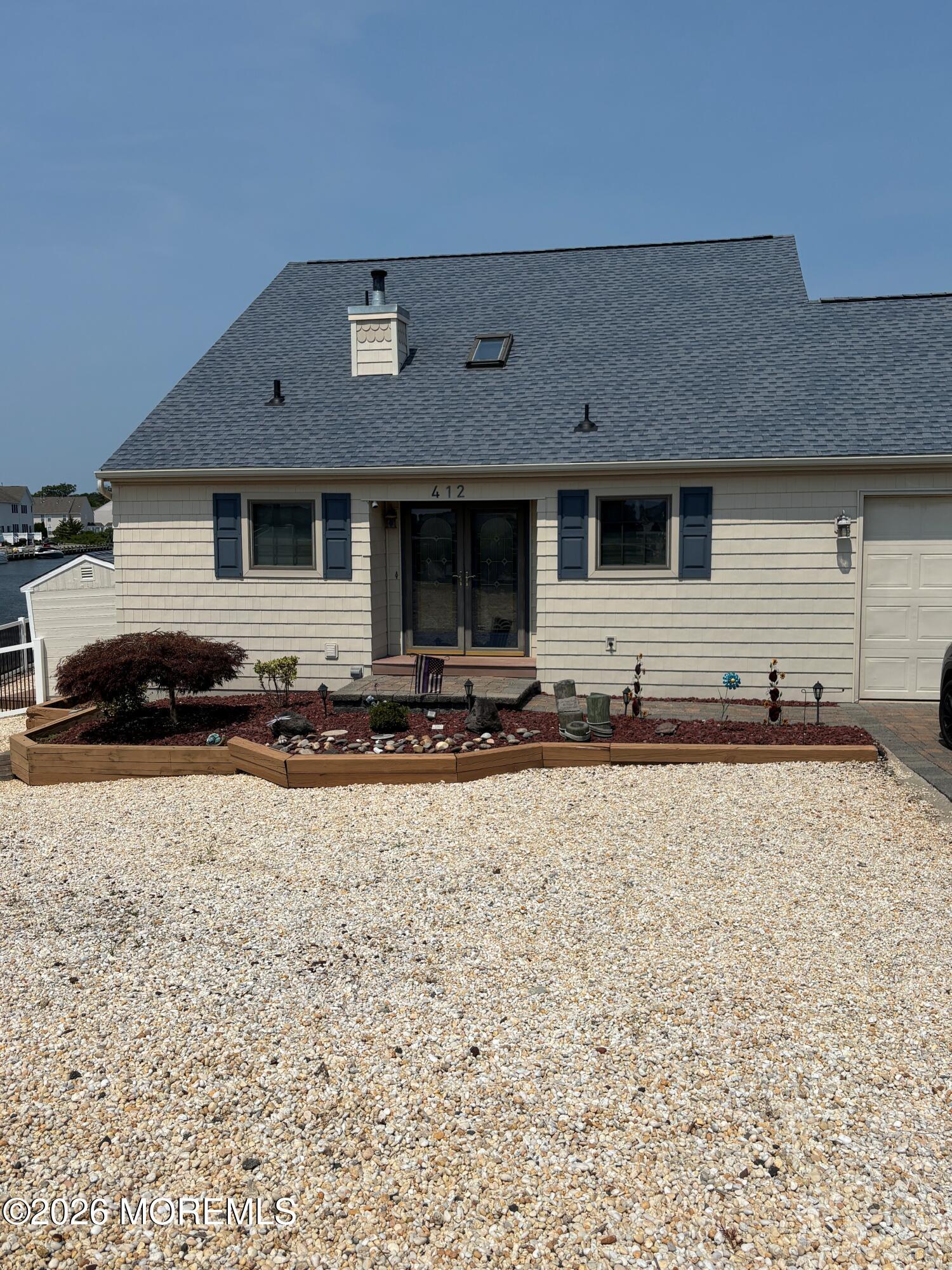 412 Bayview Avenue Image 1