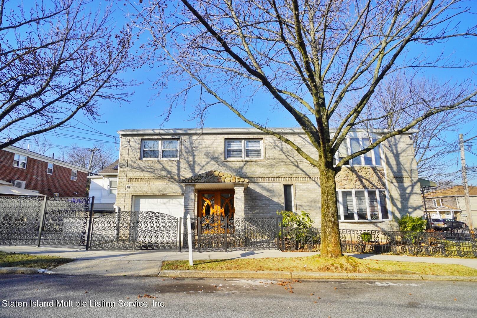 186 Seneca Avenue Image 2