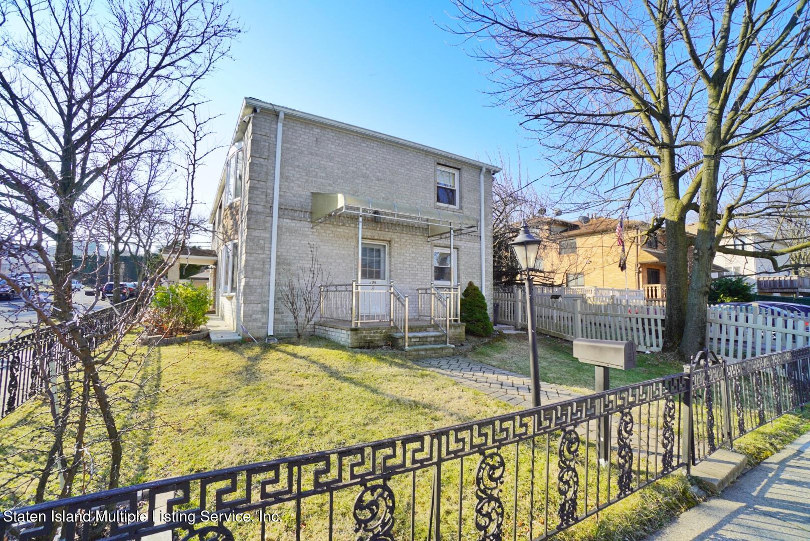 186 Seneca Avenue Image 5