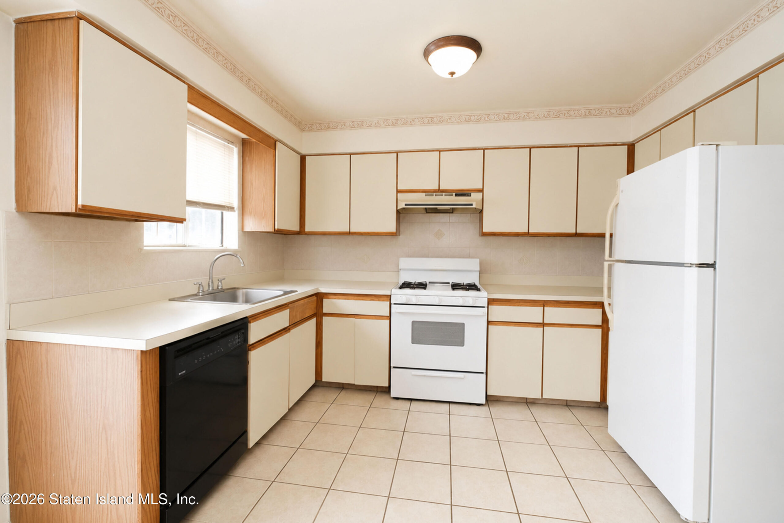 75 Francesca Lane, Staten Island, NY, 10303 image 12