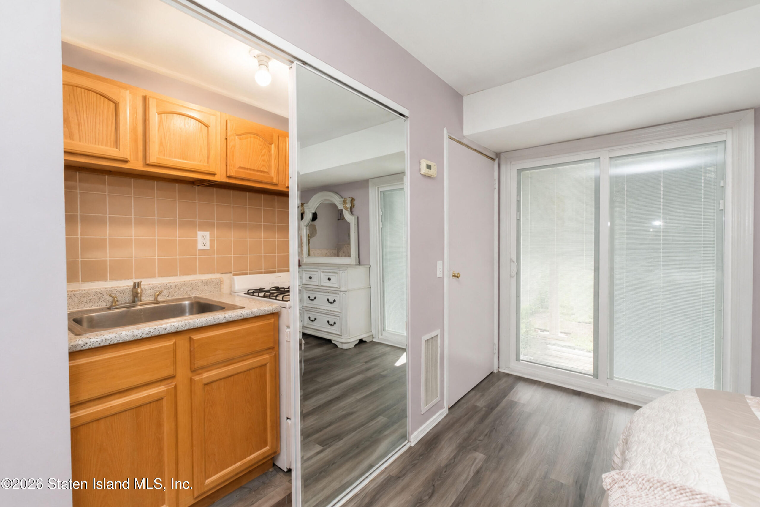 75 Francesca Lane, Staten Island, NY, 10303 image 22