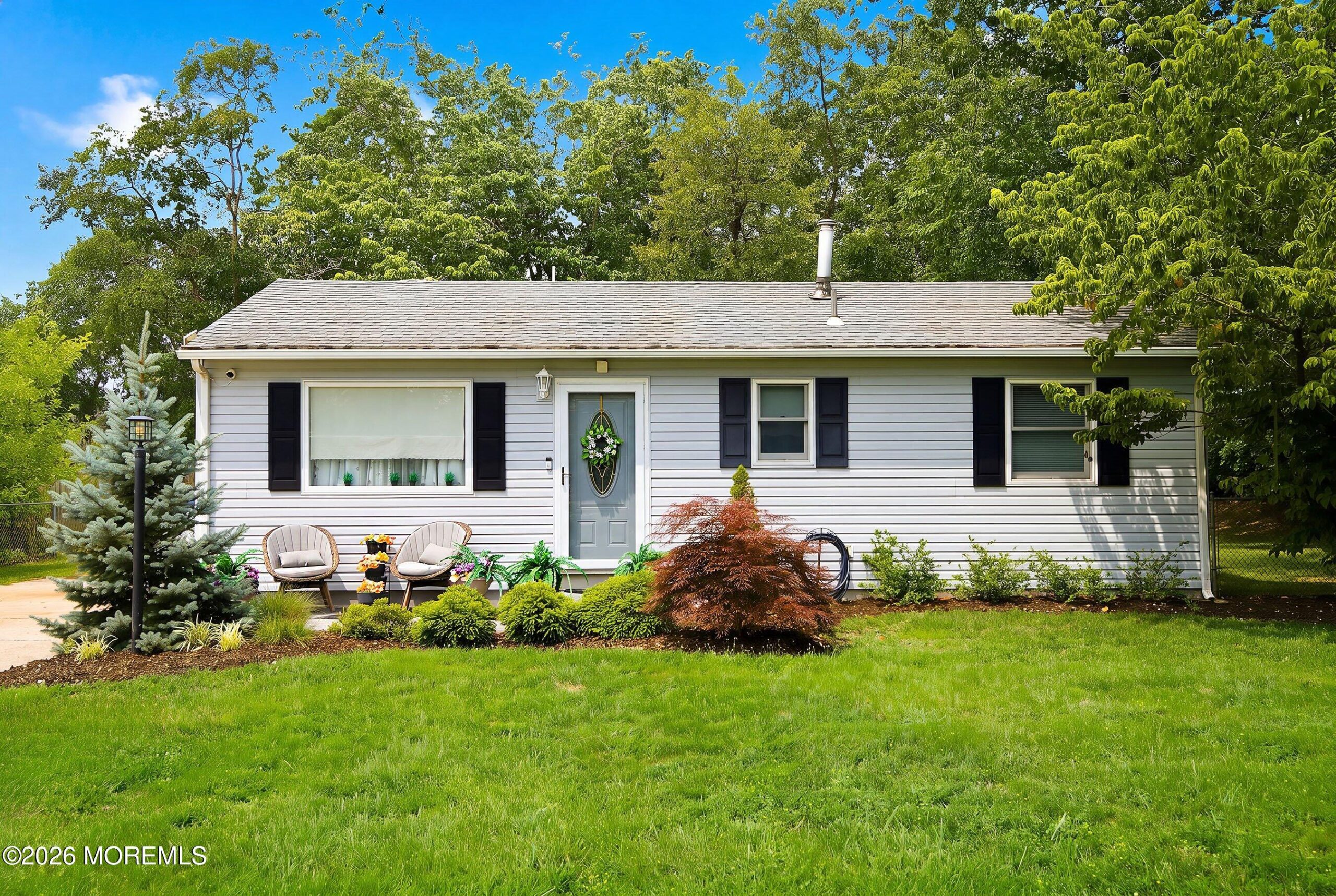17 Locust Road Image 1
