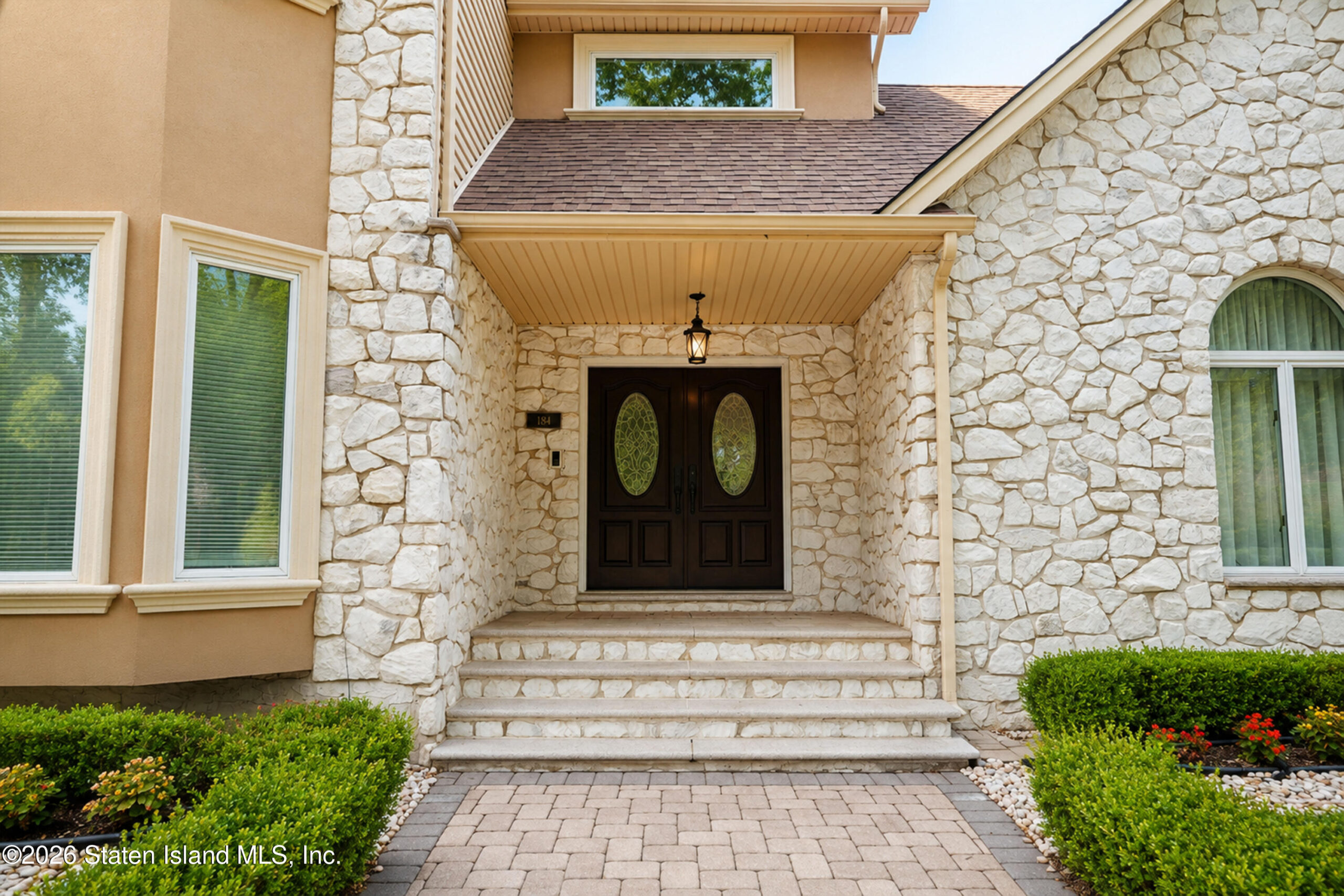 184 Bedell Avenue Image 2