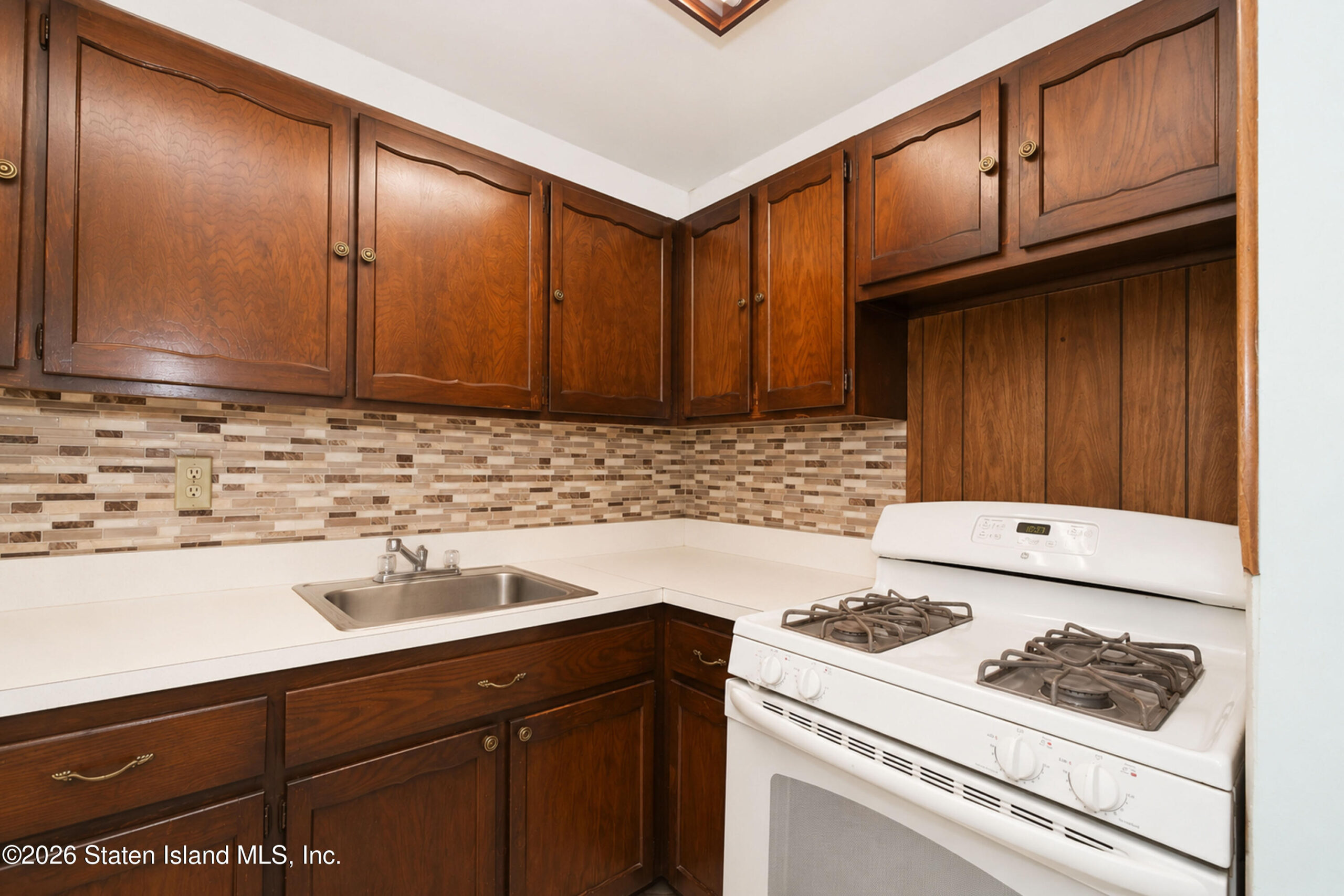 90 Comstock Avenue, Staten Island, NY, 10314 image 16