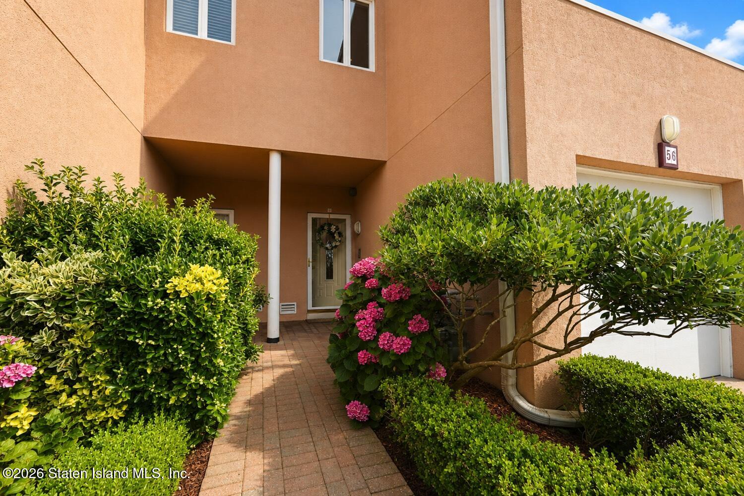 56 Harbour Court Image 2