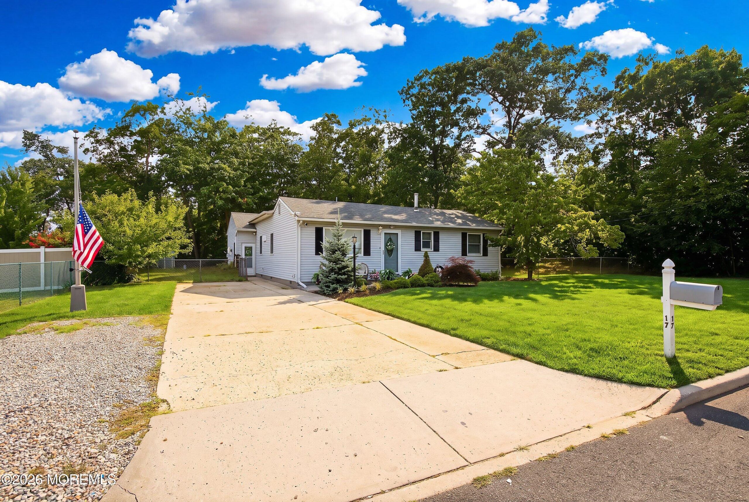 17 Locust Road Image 2