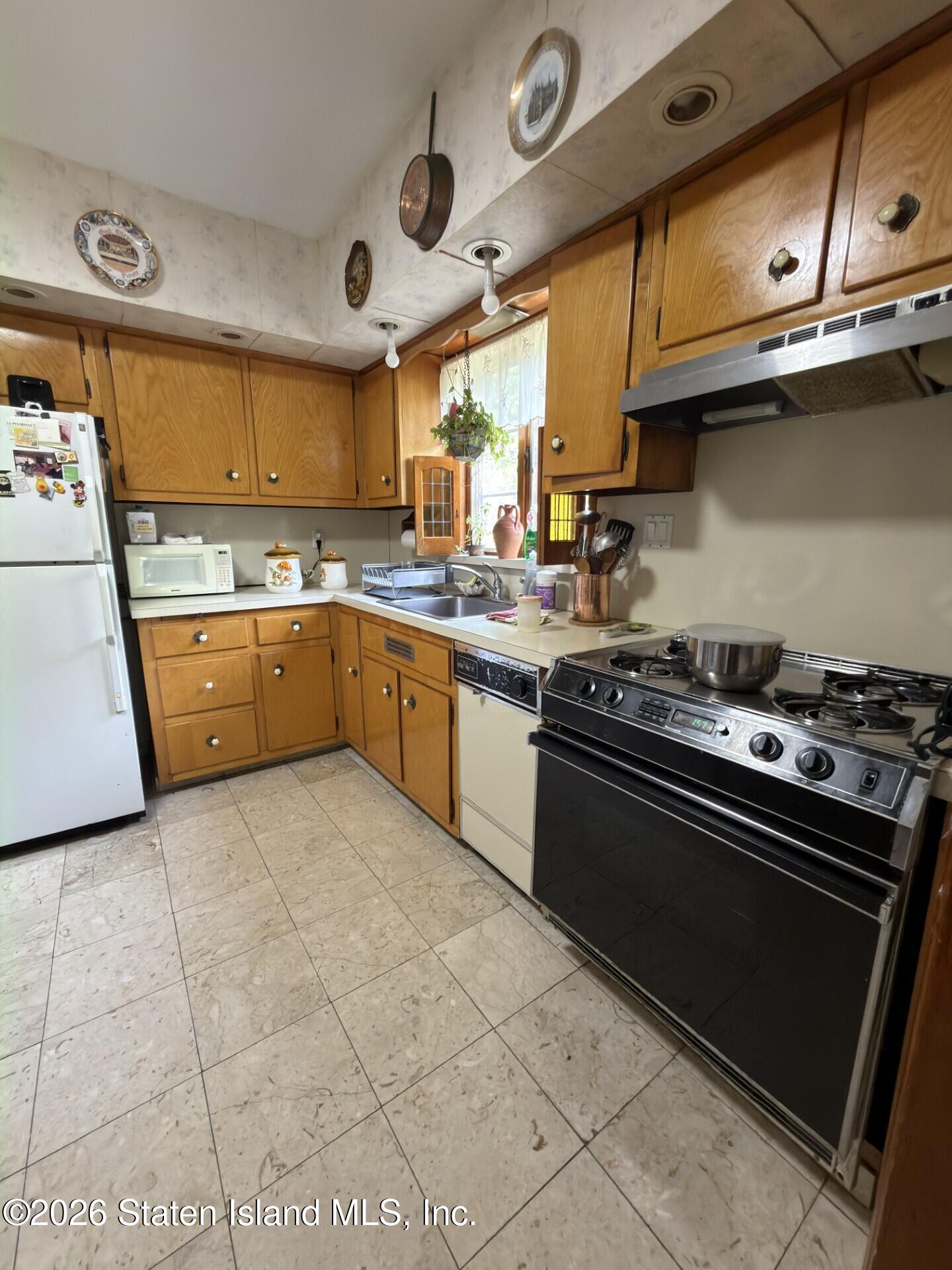 72 Eltinge Street, Staten Island, NY, 10304 image 6
