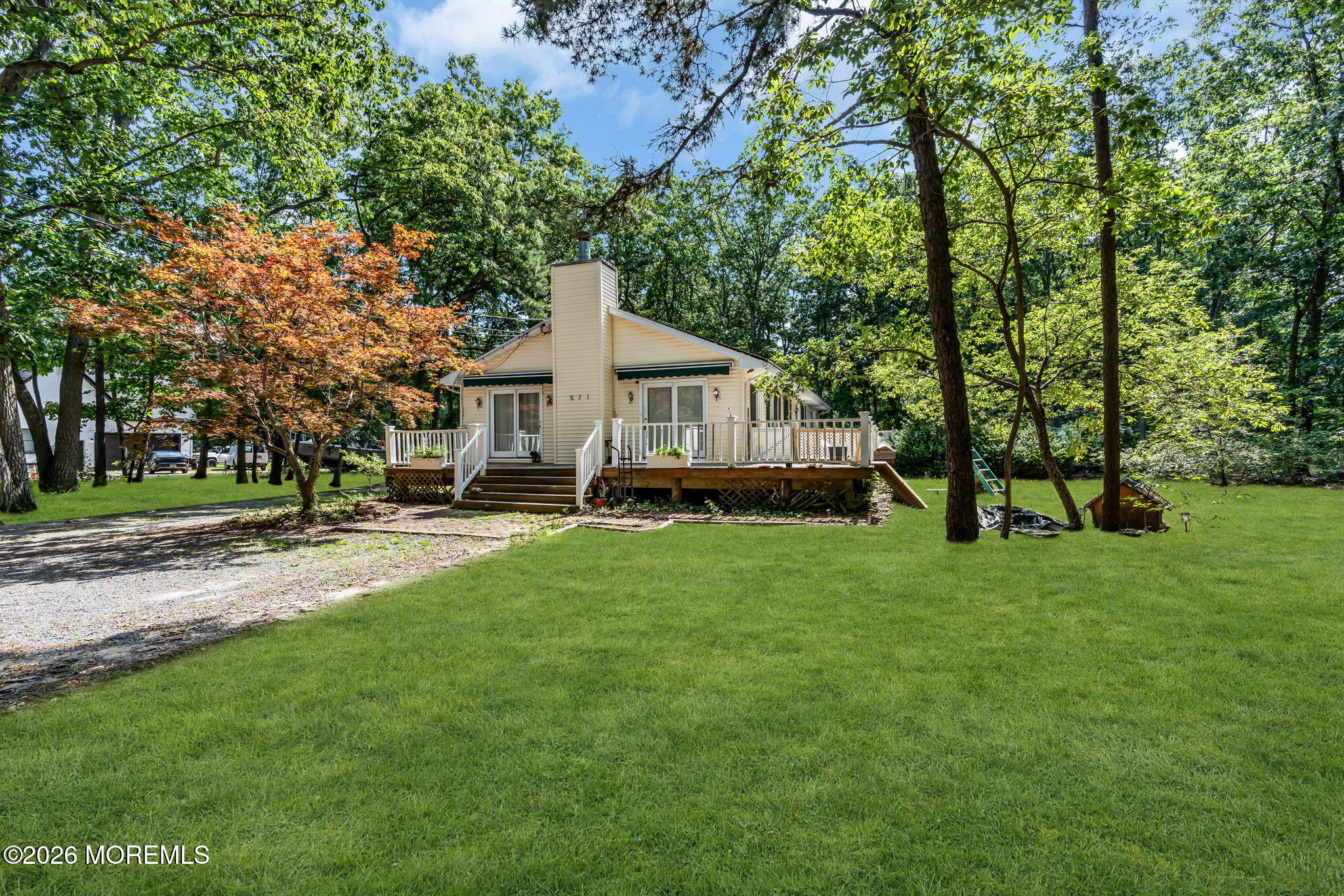 571 Whitecomb Avenue Image 5
