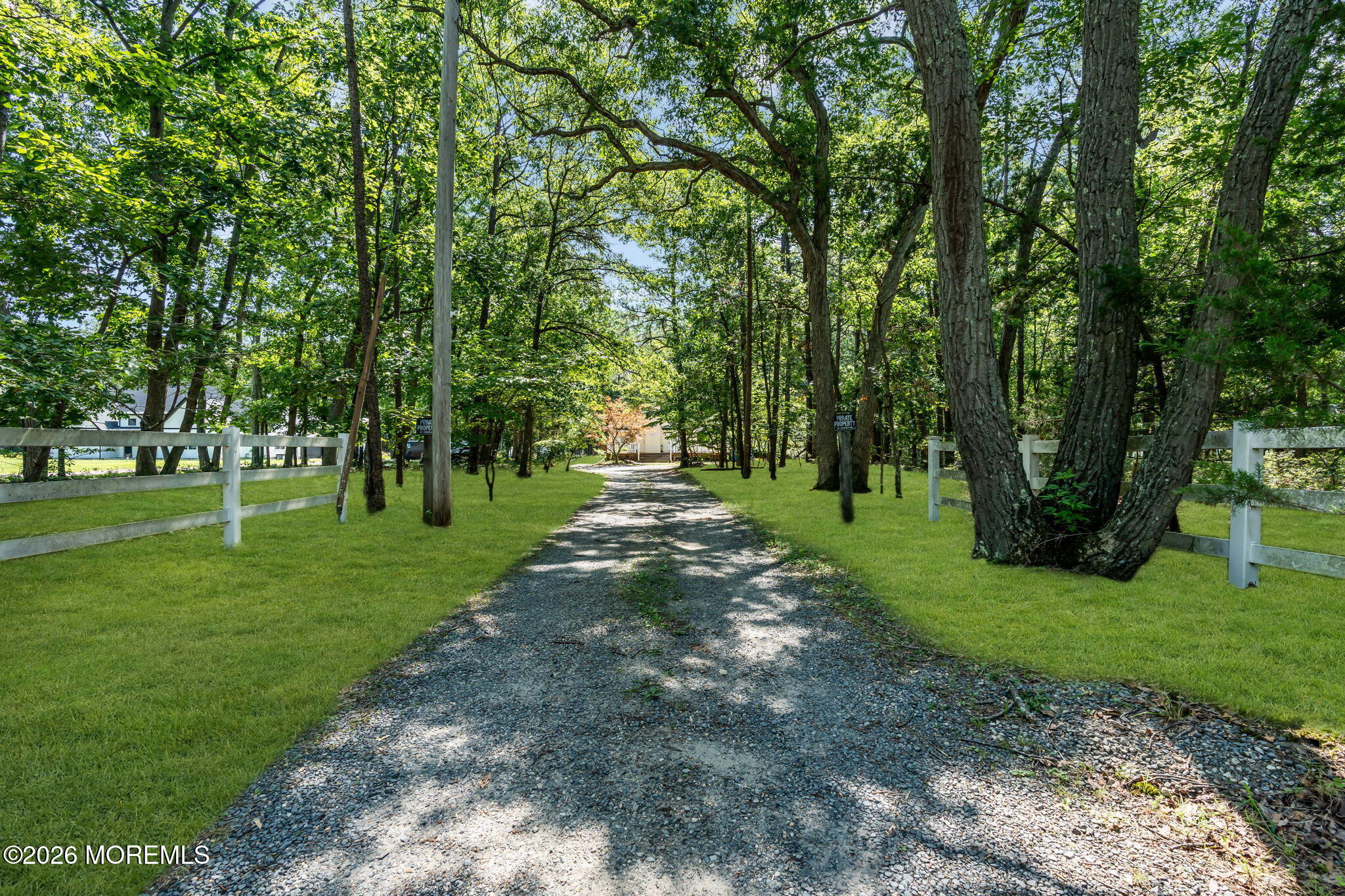 571 Whitecomb Avenue Image 2