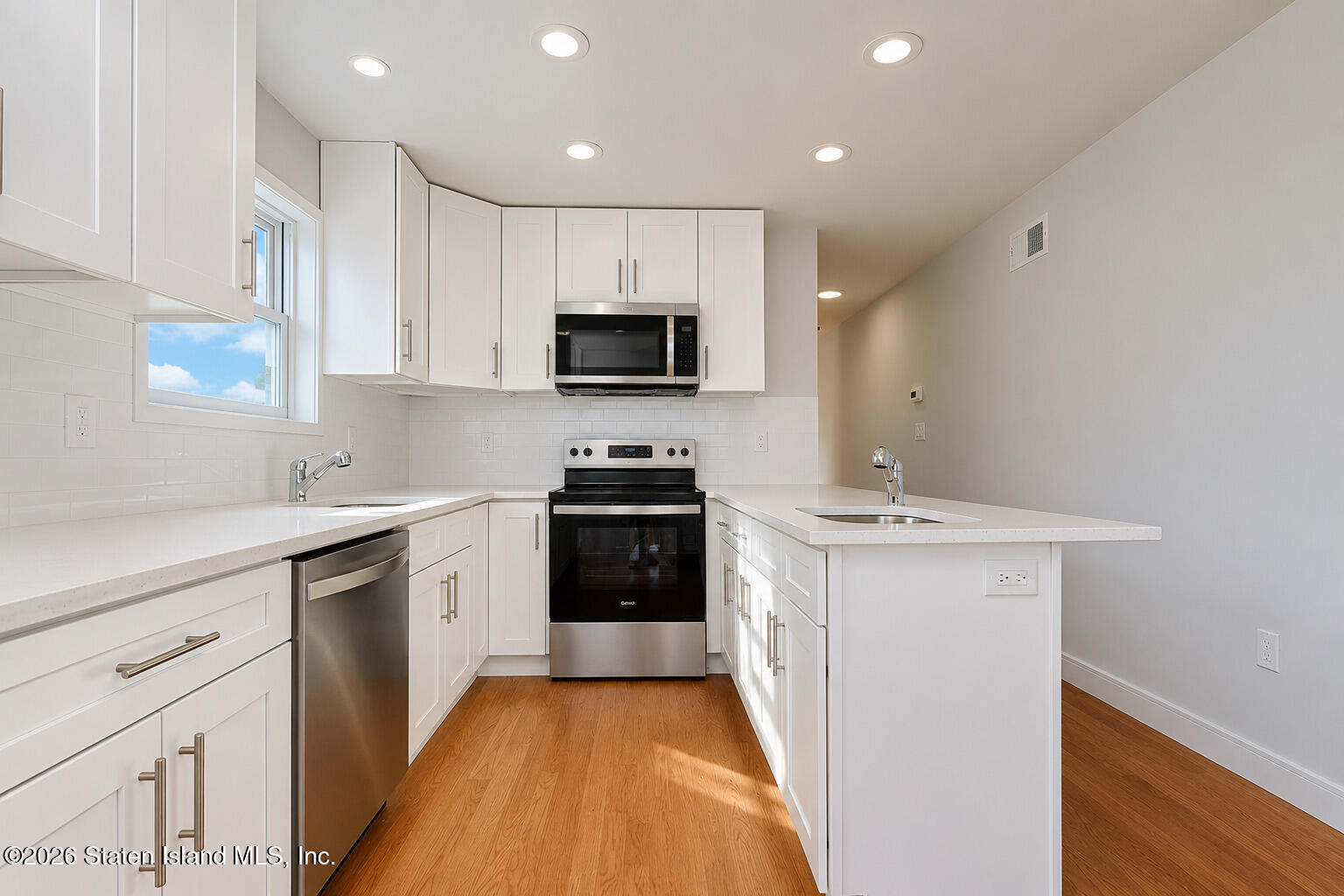 210 Holden Boulevard, Staten Island, NY, 10314 image 10