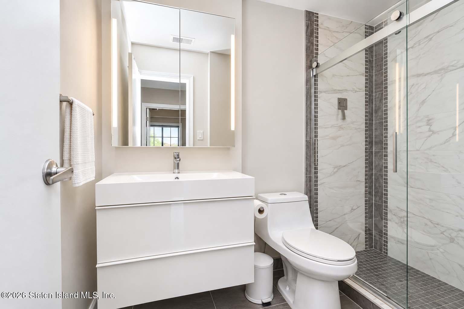 660 Ilyssa Way, Staten Island, NY, 10312 image 23