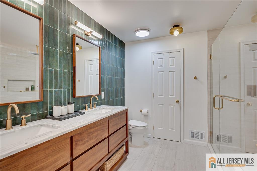 403 Somerset Court, South Brunswick, NJ, 08540 image 24