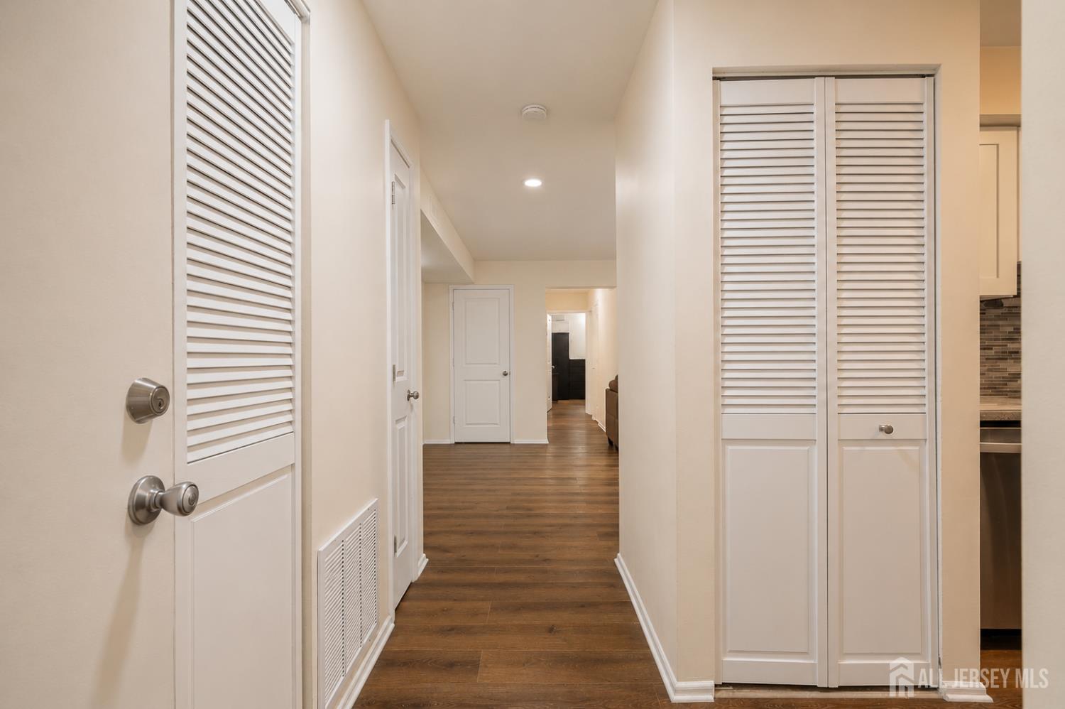 201 Edison Glen Terrace Image 3