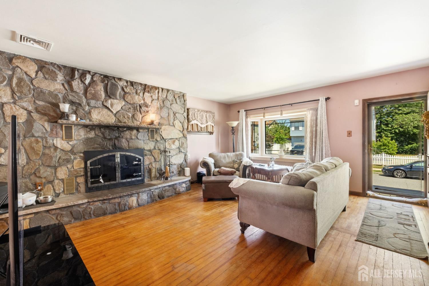 12 Linden Street Image 5