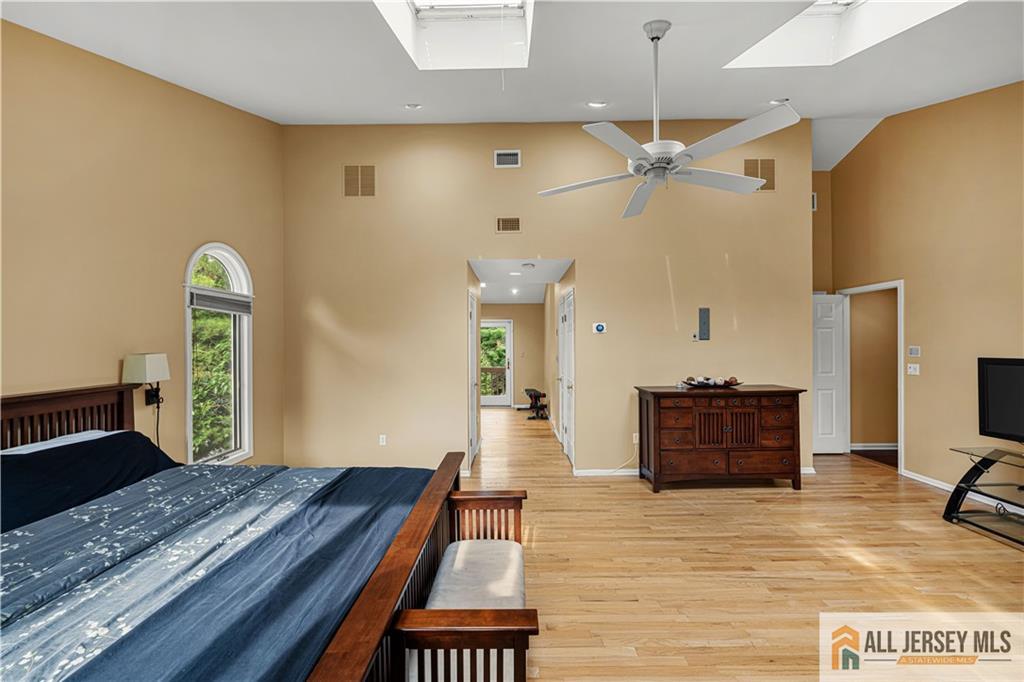 6 Limoli Court, Edison, NJ, 08820 image 29