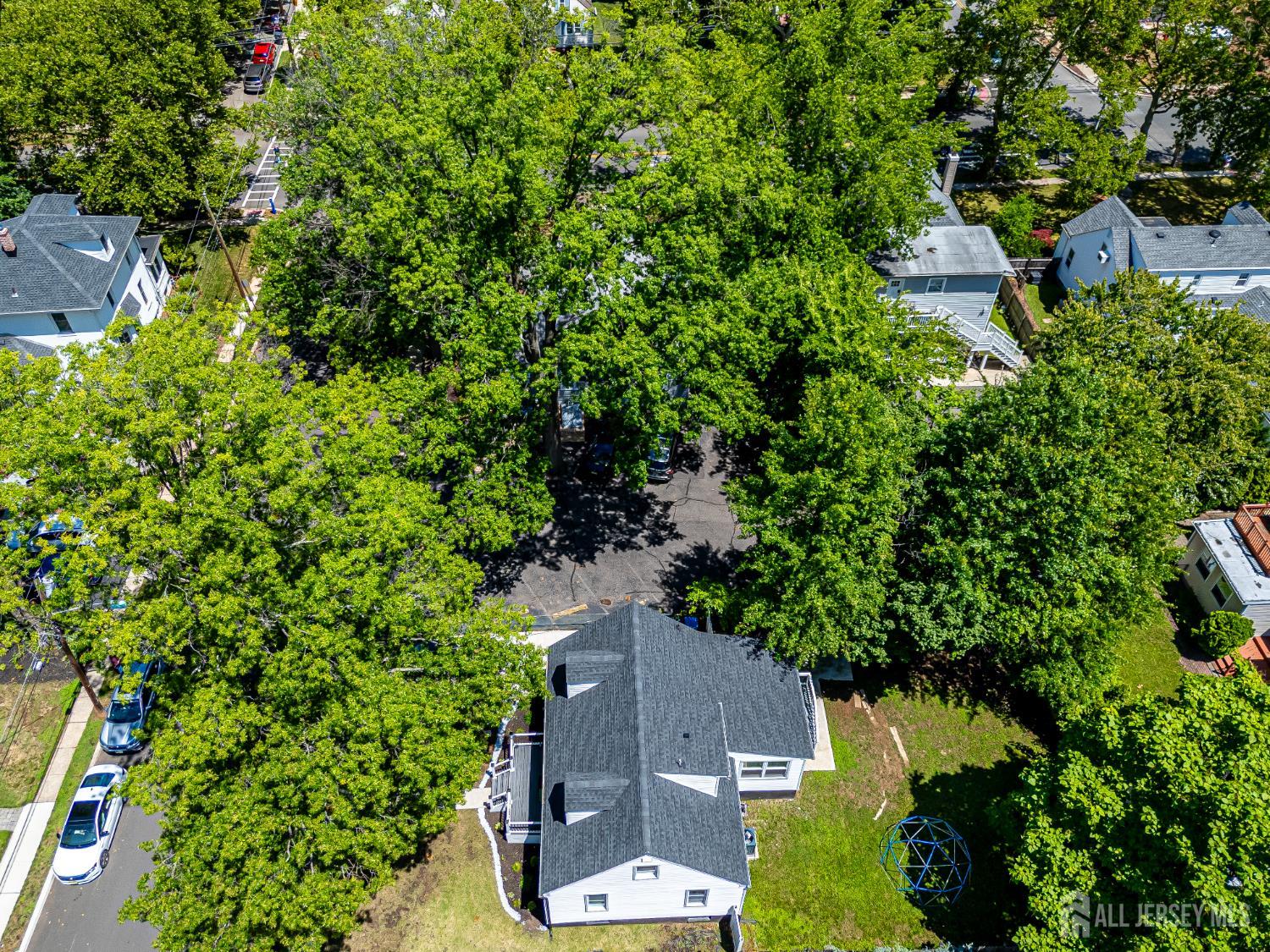 34 James Place Image 2