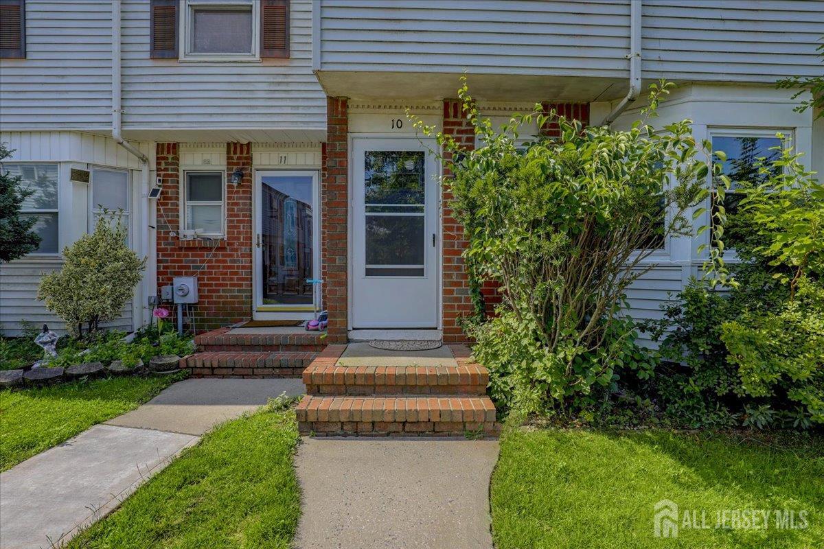 10 BEGONIA Court Image 4