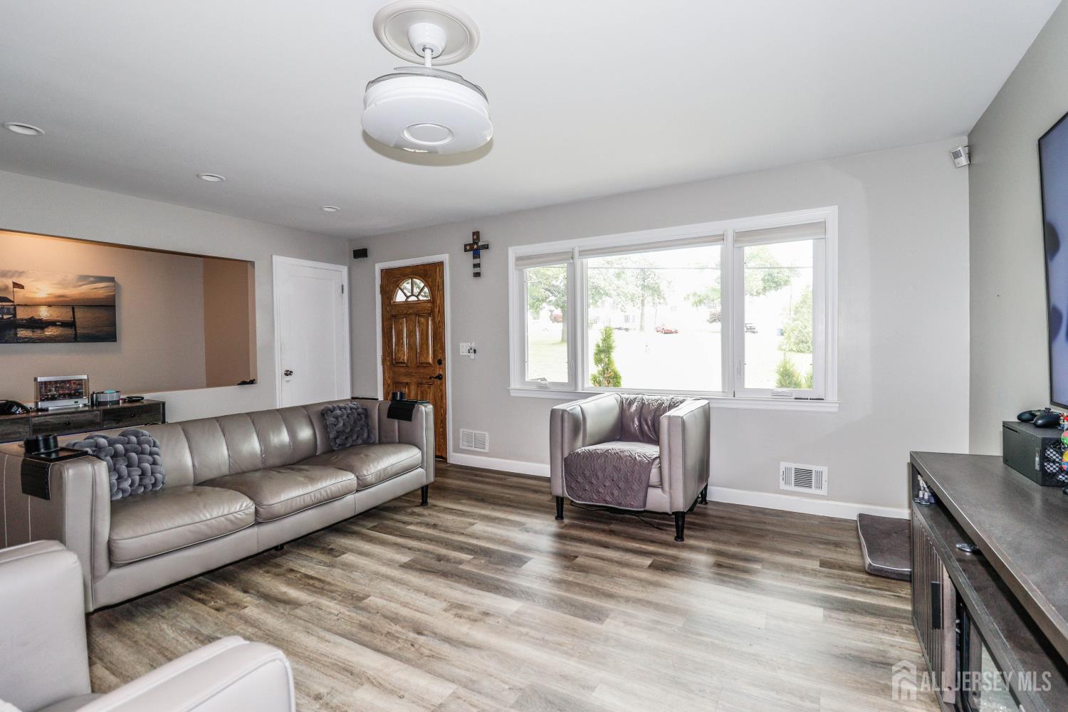 31 Woodview Avenue Image 4