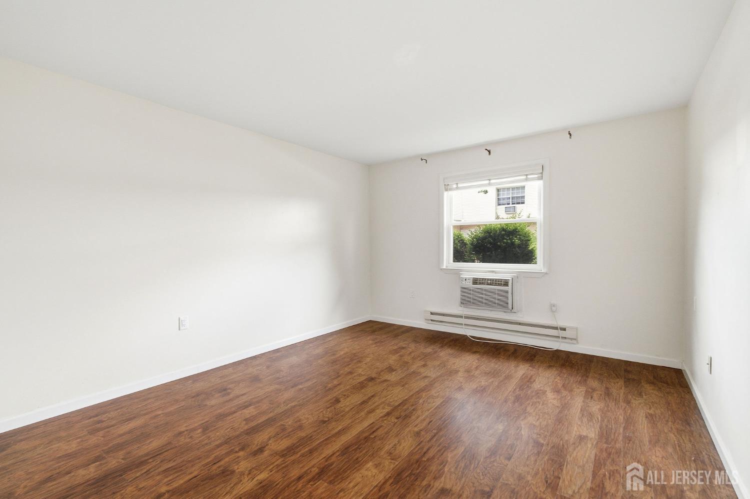 89 white Street c, Eatontown, NJ, 07724 image 20