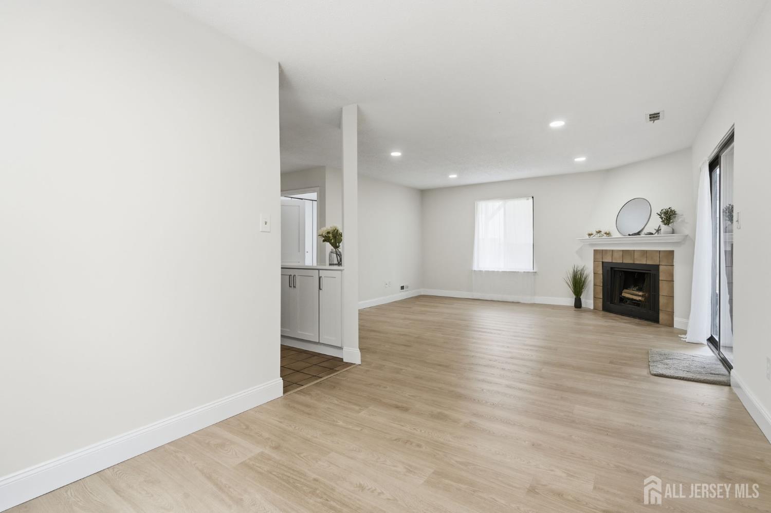 93 Gate House Lane, Edison, NJ, 08820 image 12