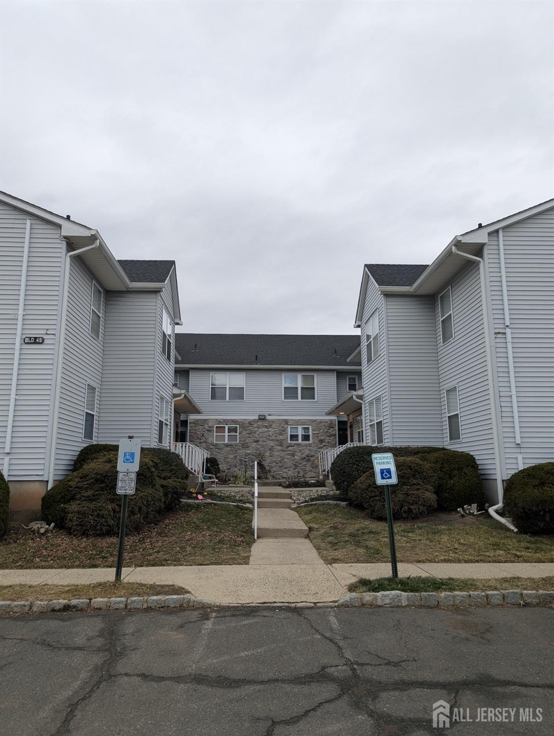 316 VENTNOR Court Image 2