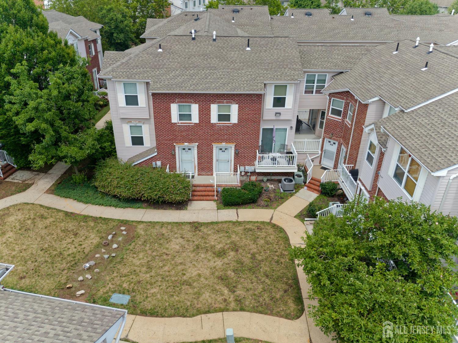 518 Great Beds Court Image 1