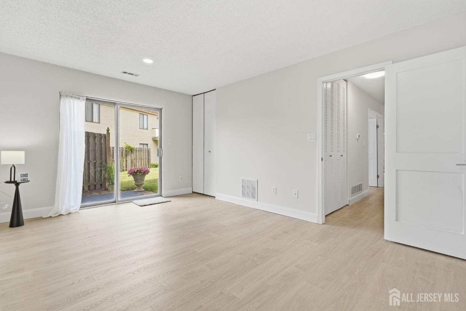 93 Gate House Lane, Edison, NJ, 08820 image 18