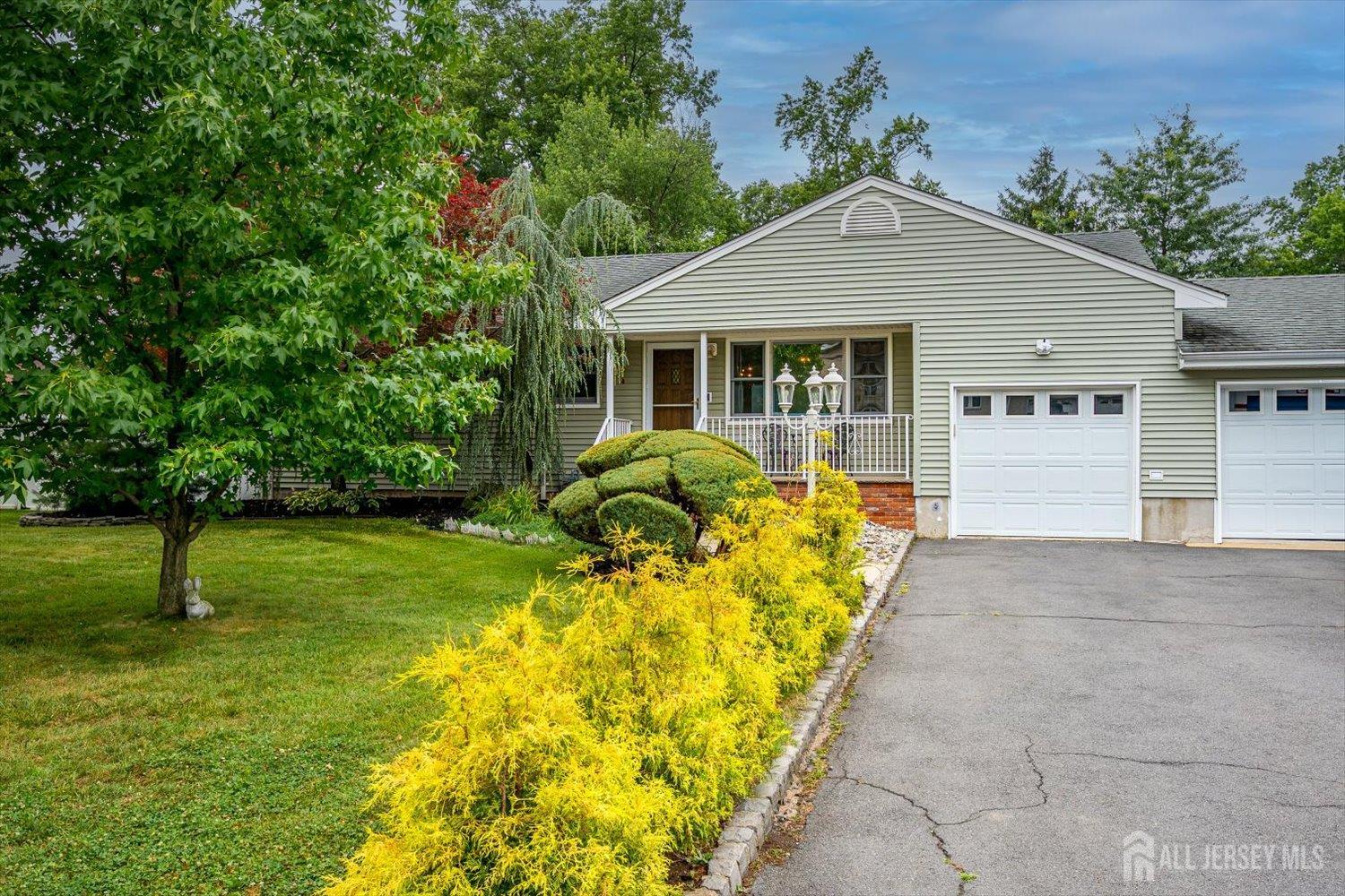 979 Wood Avenue Image 2