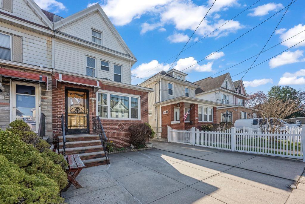 1569 East 45th Street Image 3